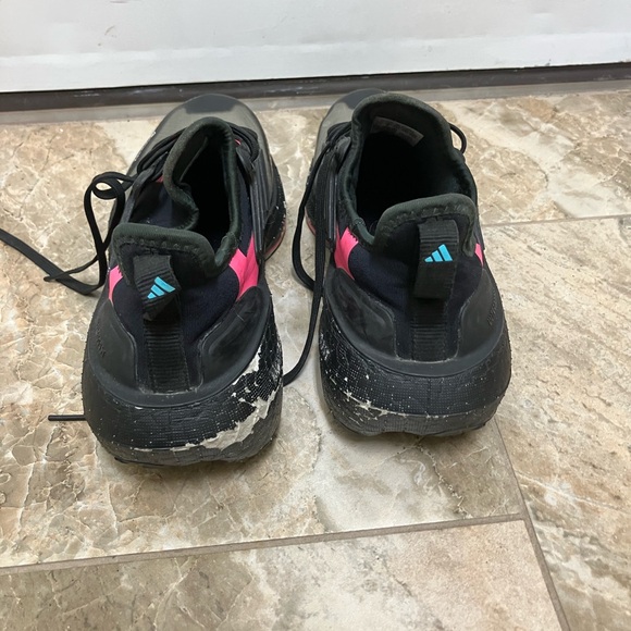 Adidas Ultraboost Light Gore-Tex Womens Size 7.5 Running Shoes Black HP6403 - Picture 2 of 5